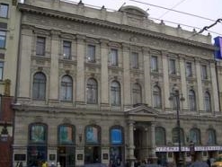 ВТБ продал Пассаж на Невском проспекте