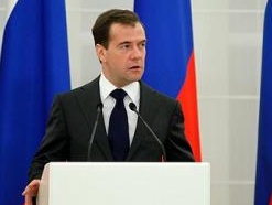 Медведев потребовал обязать застройщиков возводить больницы