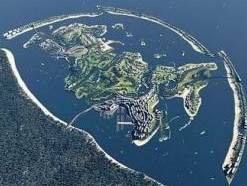 Медведев подписал закон о застройке искусственных островов